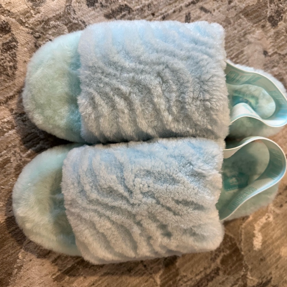 UGG slippers NEW Size 11